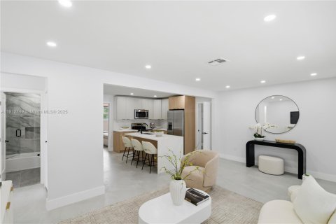 Casa en venta en Miami, Florida, 4 dormitorios, 128.02 m2 № 1968745 - foto 6