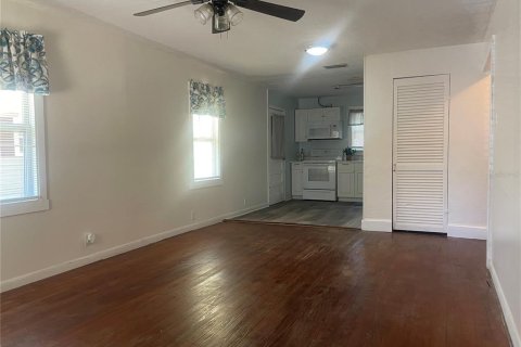 House in Ocala, Florida 2 bedrooms, 69.68 sq.m. № 1654583 - photo 8
