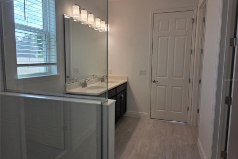 Casa en alquiler en Orlando, Florida, 4 dormitorios, 176.42 m2 № 1902246 - foto 17