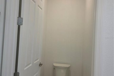 Casa en alquiler en Orlando, Florida, 4 dormitorios, 176.42 m2 № 1902246 - foto 19