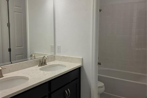 Casa en alquiler en Orlando, Florida, 4 dormitorios, 176.42 m2 № 1902246 - foto 9