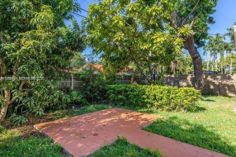 Снять в аренду виллу или дом в Майами, Флорида 3 спальни, 149.11м2, № 1990846 - фото 24