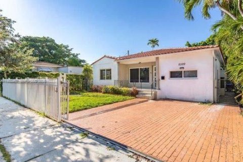 Снять в аренду виллу или дом в Майами, Флорида 3 спальни, 149.11м2, № 1990846 - фото 28