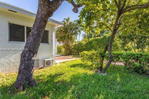 Снять в аренду виллу или дом в Майами, Флорида 3 спальни, 149.11м2, № 1990846 - фото 25