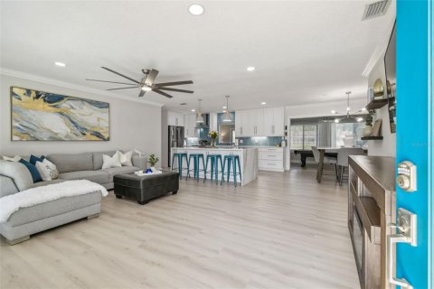 Villa ou maison à vendre à Tampa, Floride: 4 chambres, 193.98 m2 № 1657960 - photo 9
