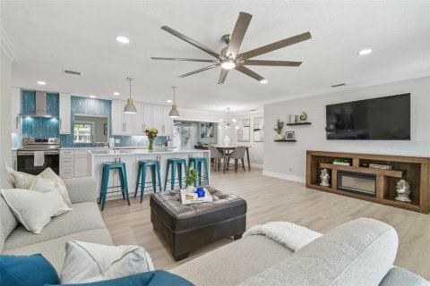 Villa ou maison à vendre à Tampa, Floride: 4 chambres, 193.98 m2 № 1657960 - photo 10