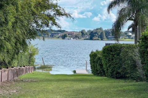 House in Windermere, Florida 4 bedrooms, 280.38 sq.m. № 2426972 - photo 30