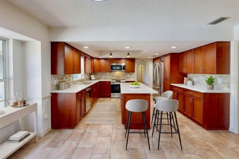 House in Windermere, Florida 4 bedrooms, 280.38 sq.m. № 2426972 - photo 8
