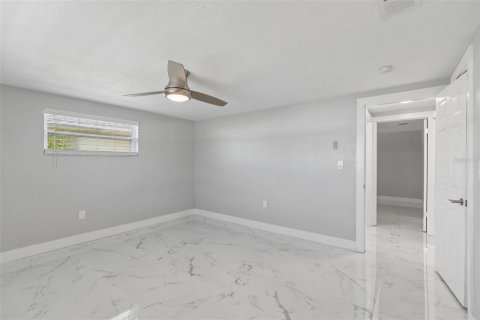 House in New Port Richey, Florida 2 bedrooms, 103.68 sq.m. № 2114203 - photo 18
