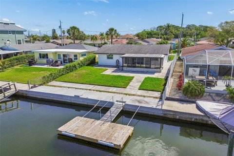 House in New Port Richey, Florida 2 bedrooms, 103.68 sq.m. № 2114203 - photo 30
