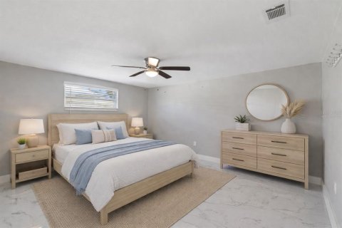 House in New Port Richey, Florida 2 bedrooms, 103.68 sq.m. № 2114203 - photo 20