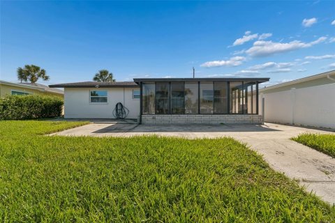 House in New Port Richey, Florida 2 bedrooms, 103.68 sq.m. № 2114203 - photo 28