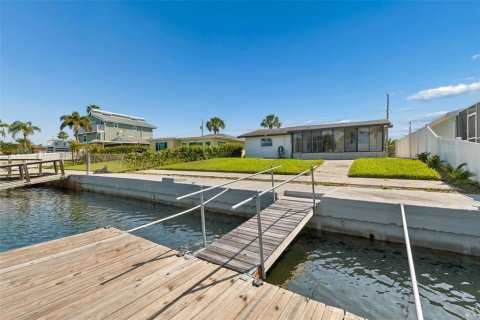 House in New Port Richey, Florida 2 bedrooms, 103.68 sq.m. № 2114203 - photo 29