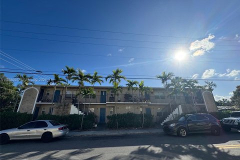 Propiedad comercial en venta en Lake Worth, Florida, 566.7 m2 № 2030656 - foto 8