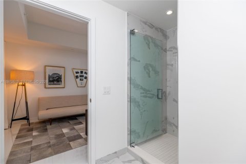 Condo in Miami, Florida, 3 bedrooms  № 2052912 - photo 10