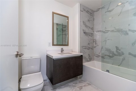 Condo in Miami, Florida, 3 bedrooms  № 2052912 - photo 20