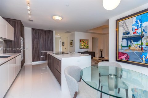 Condo in Miami, Florida, 3 bedrooms  № 2052912 - photo 5