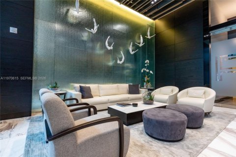 Condo in Miami, Florida, 3 bedrooms  № 2052912 - photo 26