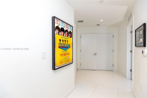 Condo in Miami, Florida, 3 bedrooms  № 2052912 - photo 3