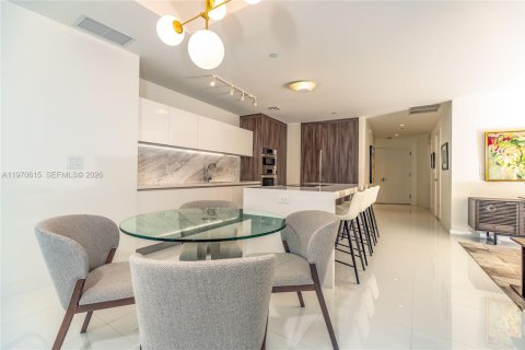 Condo in Miami, Florida, 3 bedrooms  № 2052912 - photo 7
