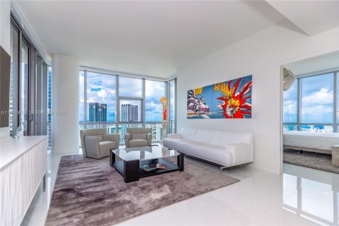 Condo in Miami, Florida, 3 bedrooms  № 2052912 - photo 2