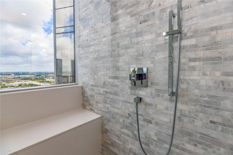 Condo in Miami, Florida, 3 bedrooms  № 2052912 - photo 16