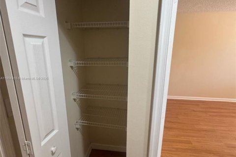 Купить таунхаус в Уэст-Палм-Бич, Флорида 2 спальни, 128.48м2, № 1957746 - фото 21