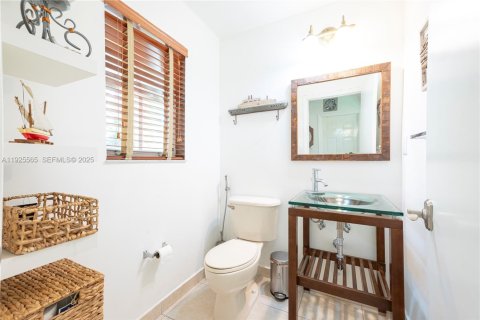 Купить таунхаус в Майами, Флорида 3 спальни, 141.03м2, № 1984275 - фото 5