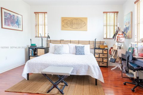 Купить таунхаус в Майами, Флорида 3 спальни, 141.03м2, № 1984275 - фото 9