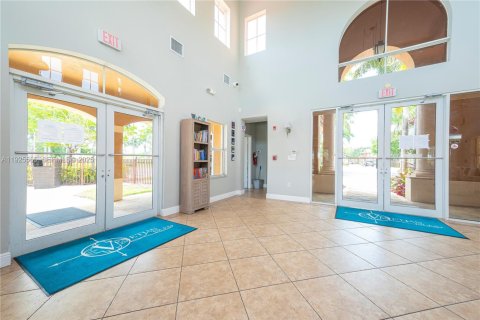 Купить таунхаус в Майами, Флорида 3 спальни, 141.03м2, № 1984275 - фото 22