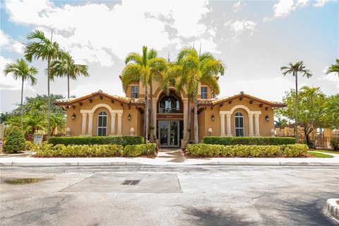 Купить таунхаус в Майами, Флорида 3 спальни, 141.03м2, № 1984275 - фото 21