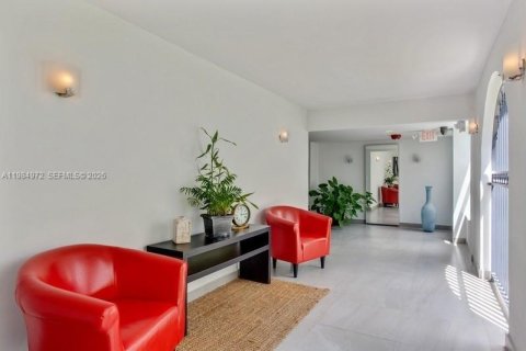 Condominio en venta en Miami Beach, Florida, 2 dormitorios, 120.77 m2 № 2050853 - foto 12