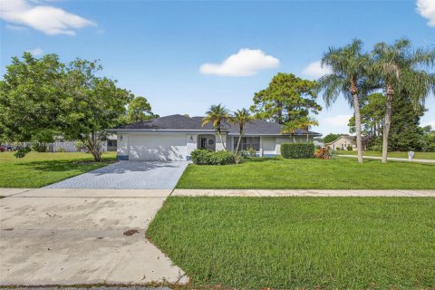Casa en alquiler en Royal Palm Beach, Florida, 3 dormitorios, 168.34 m2 № 1953582 - foto 2