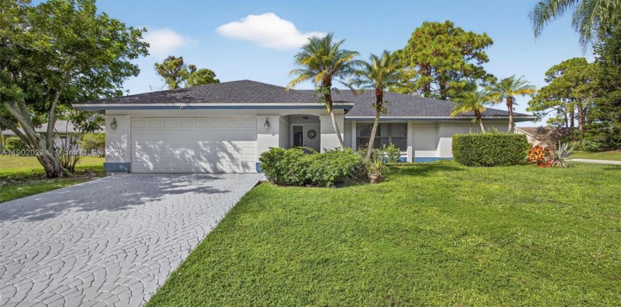 Casa en Royal Palm Beach, Florida 3 dormitorios, 168.34 m2 № 1953582