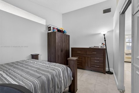 Casa en alquiler en Royal Palm Beach, Florida, 3 dormitorios, 168.34 m2 № 1953582 - foto 19