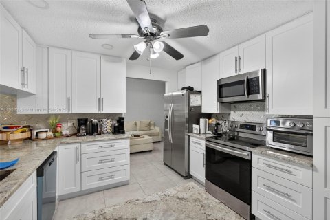Casa en alquiler en Royal Palm Beach, Florida, 3 dormitorios, 168.34 m2 № 1953582 - foto 11