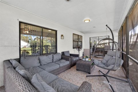 Casa en alquiler en Royal Palm Beach, Florida, 3 dormitorios, 168.34 m2 № 1953582 - foto 30