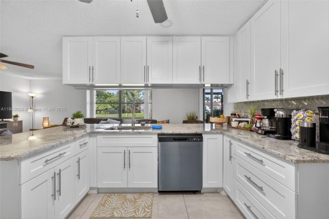 Casa en alquiler en Royal Palm Beach, Florida, 3 dormitorios, 168.34 m2 № 1953582 - foto 12