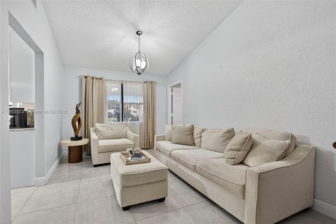 Casa en alquiler en Royal Palm Beach, Florida, 3 dormitorios, 168.34 m2 № 1953582 - foto 25
