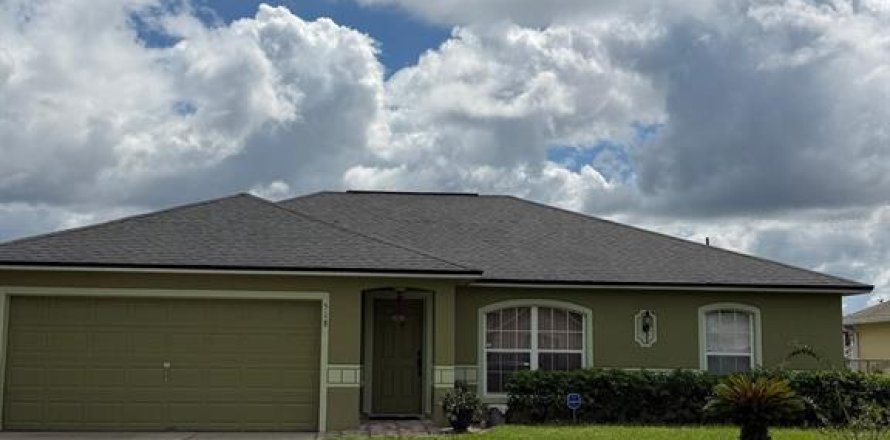 Casa en Poinciana, Florida 3 dormitorios, 133.31 m2 № 2386438