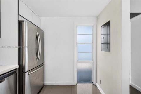 Copropriété à louer à Aventura, Floride: 1 chambre, 68.84 m2 № 2340950 - photo 4