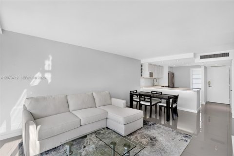 Copropriété à louer à Aventura, Floride: 1 chambre, 68.84 m2 № 2340950 - photo 7