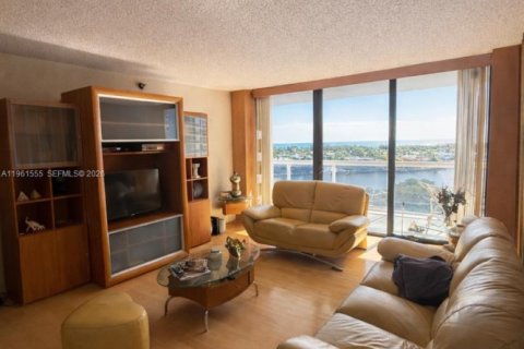 Снять в аренду квартиру в Авентура, Флорида 3 спальни, 134.62м2, № 2024296 - фото 9