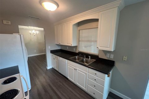 Villa ou maison à louer à Sarasota, Floride: 3 chambres, 123.75 m2 № 2381184 - photo 8