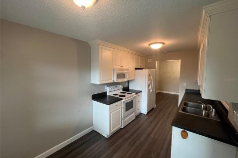 Villa ou maison à louer à Sarasota, Floride: 3 chambres, 123.75 m2 № 2381184 - photo 7