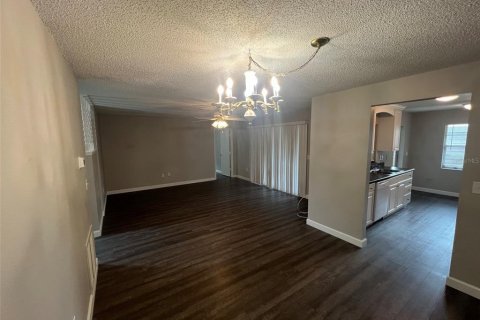 Villa ou maison à louer à Sarasota, Floride: 3 chambres, 123.75 m2 № 2381184 - photo 4