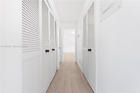 Villa ou maison à vendre à Fort Lauderdale, Floride: 4 chambres, 310.48 m2 № 2146423 - photo 26