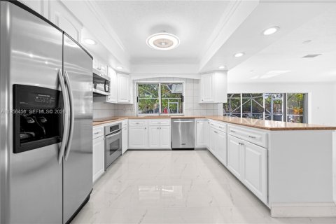 Villa ou maison à vendre à Fort Lauderdale, Floride: 4 chambres, 310.48 m2 № 2146423 - photo 13