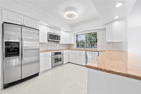 Villa ou maison à vendre à Fort Lauderdale, Floride: 4 chambres, 310.48 m2 № 2146423 - photo 12