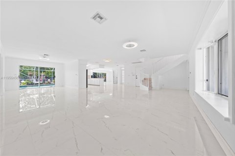 Villa ou maison à vendre à Fort Lauderdale, Floride: 4 chambres, 310.48 m2 № 2146423 - photo 10